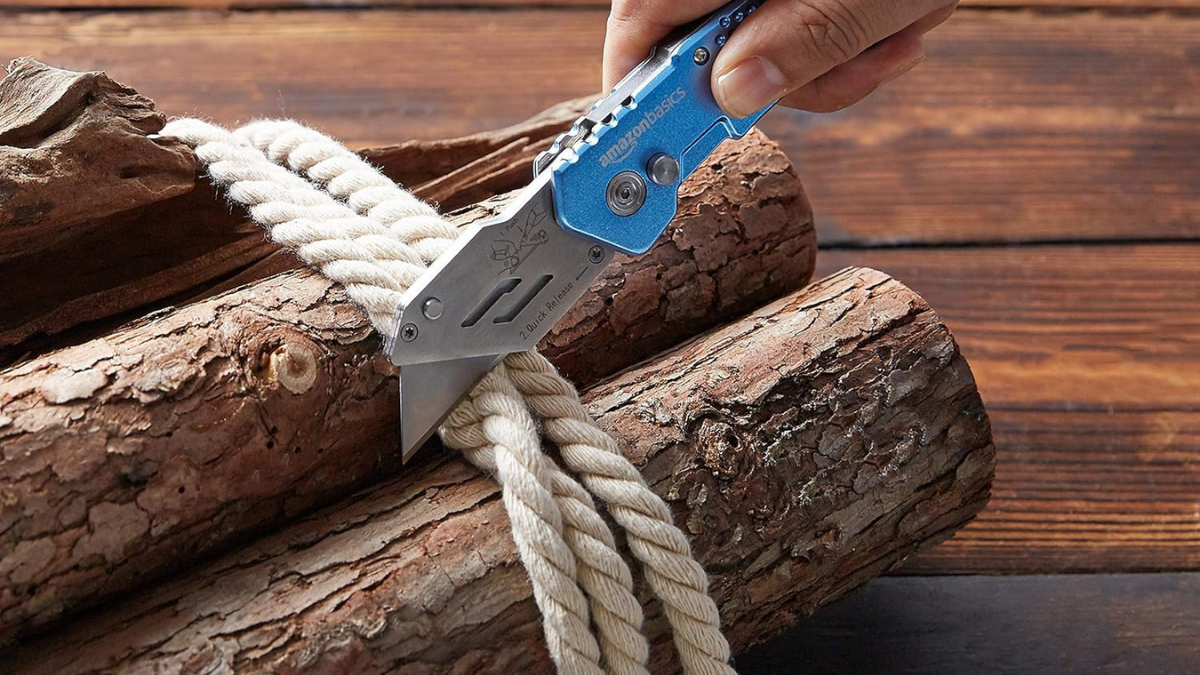 Amazon Basics Folding Utility Knife