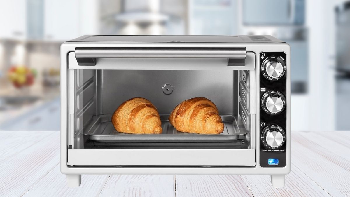 Amazon Basics 6-Slice 23-QT Toaster Oven with Air Fryer