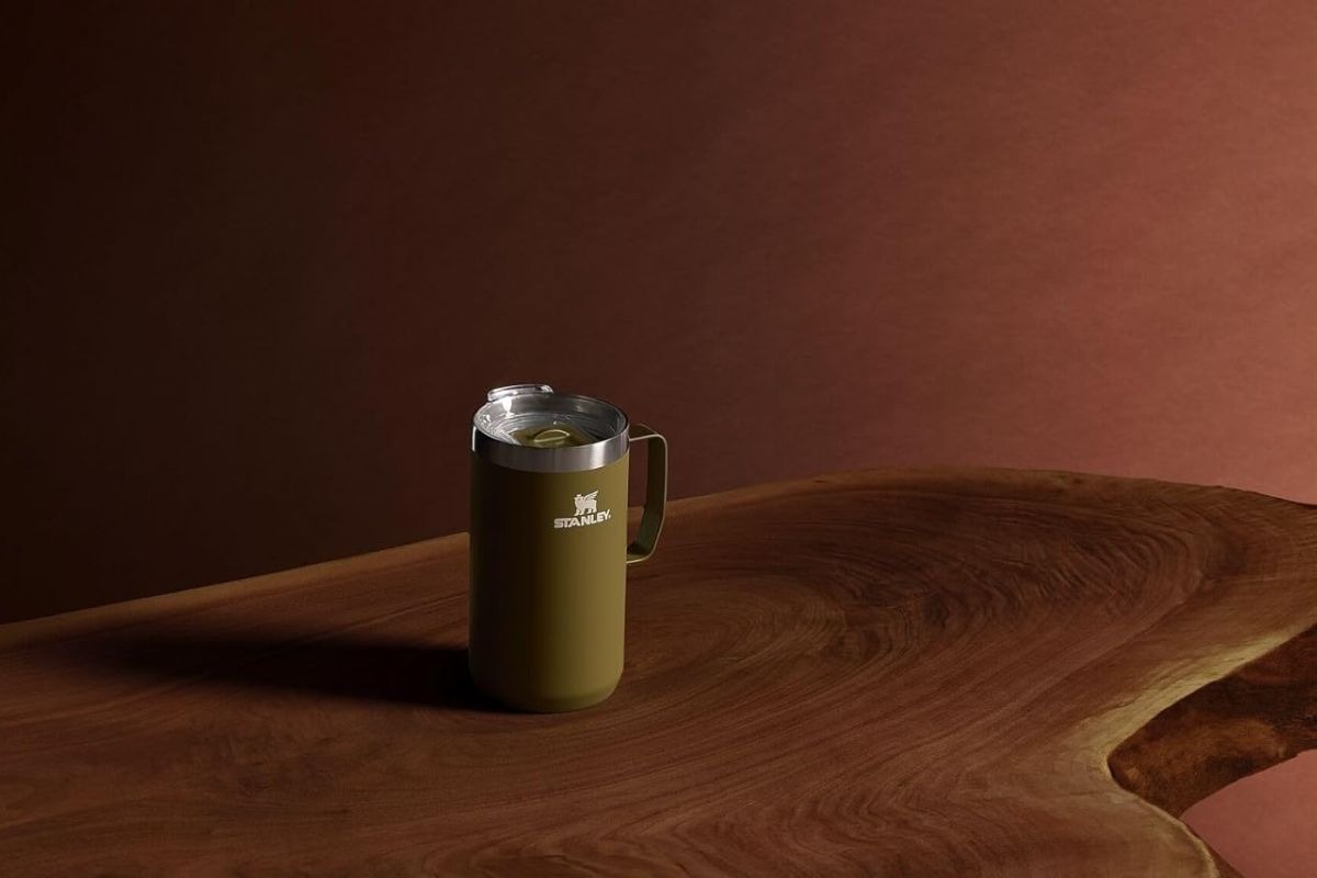 Hot or Cold for Hours: Why Everyone Loves the Stanley Everyday Camp Mug