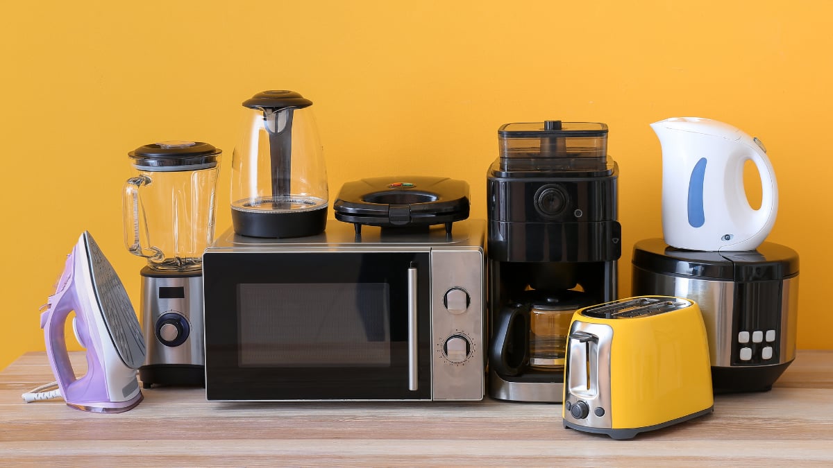 Best Buy appliances featuring refrigerators, washers, dryers, dishwashers, and kitchen appliances for modern homes.