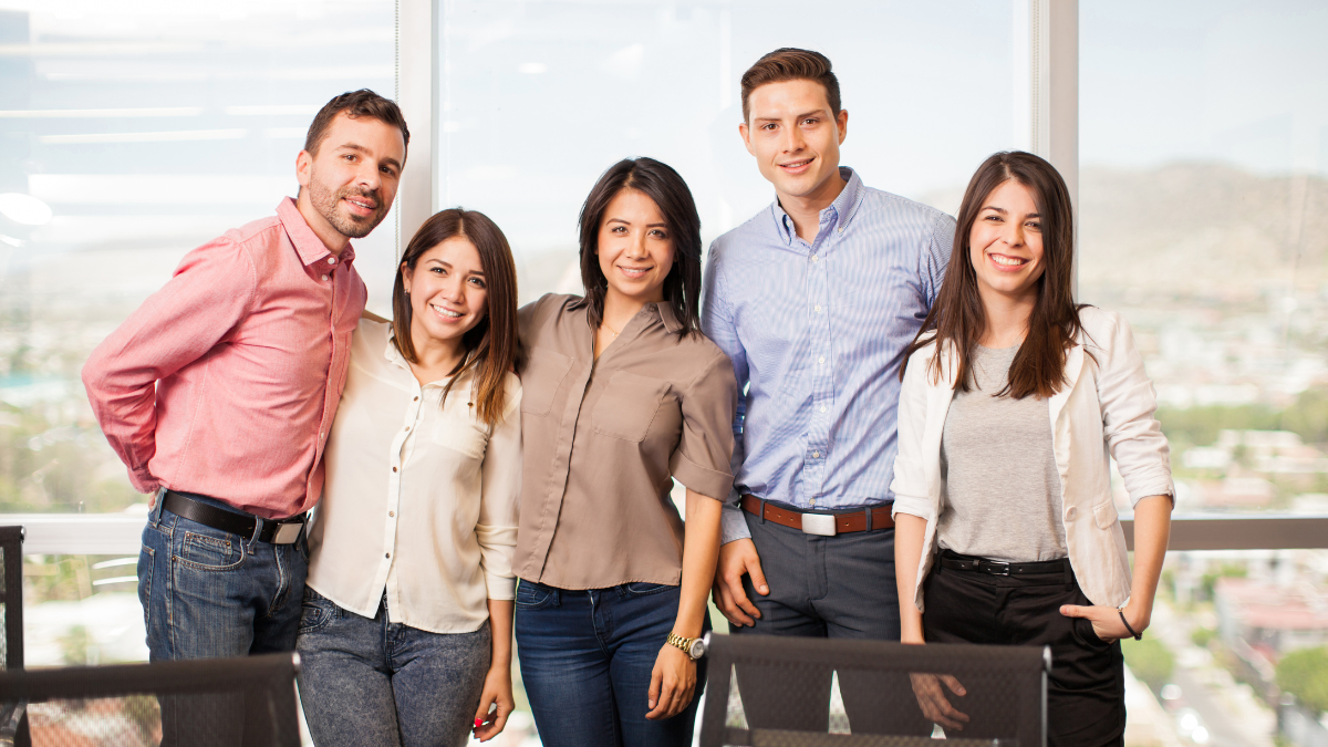 This Guide to Banana Republic Work Clothes Covers Essential Professional Wardrobe Pieces