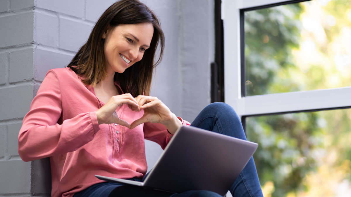Online Dating Green Flags: Positive Signs to Look for in a Potential Partner