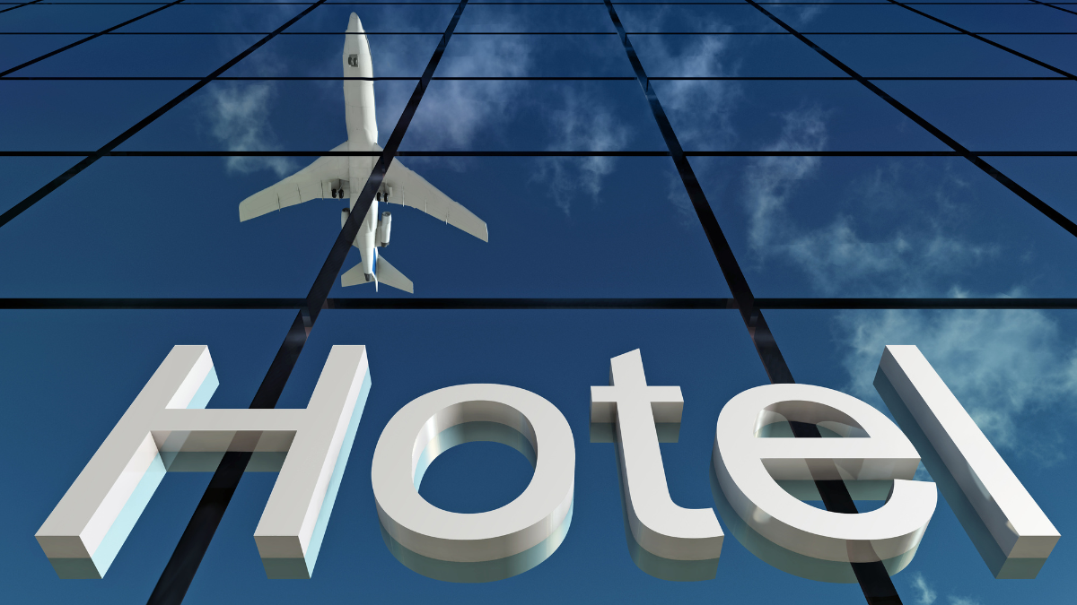 Flight and Hotel Deals for Travelers Comparing Airfare and Accommodation Prices